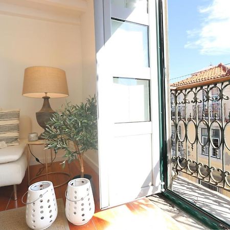 Chic Urban Retreat At Downtown With Balcony & Views Apartment Lisabona Exterior foto