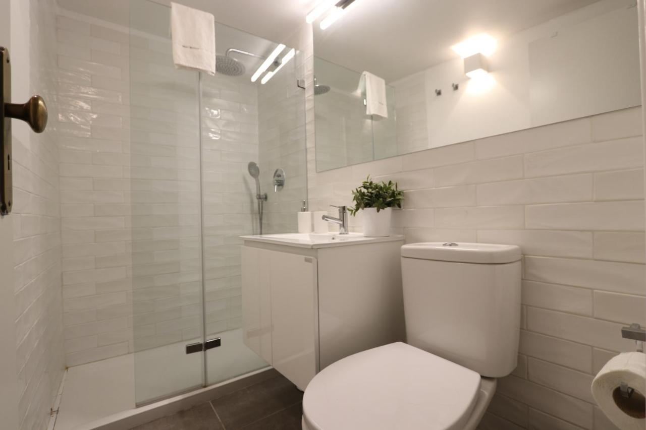 Chic Urban Retreat At Downtown With Balcony & Views Apartment Lisabona Exterior foto