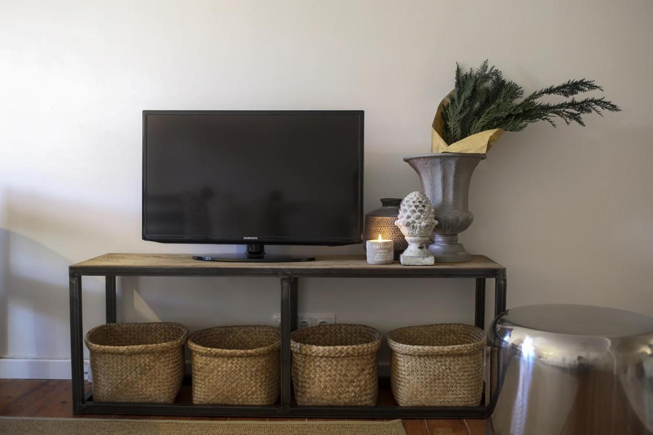 Chic Urban Retreat At Downtown With Balcony & Views Apartment Lisabona Exterior foto